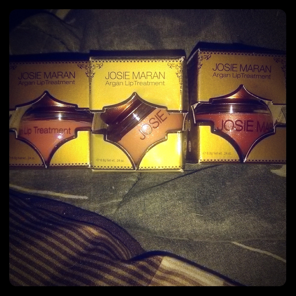 JOSIE MARAN ARGAN LIP TREATMENT